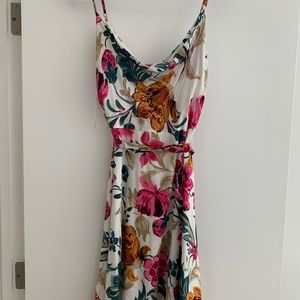 Floral dress with tie